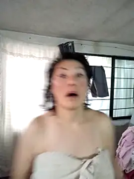 LaInsaciableIntensa online show from April 19, 2026, 12:33 am