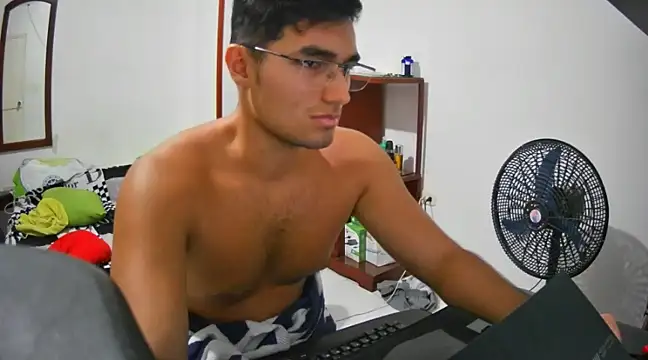 Snapshot of lechero226 chatting on January 2, 2025, 3:26 am lechero226 online show from January 2, 2025, 3:26 am