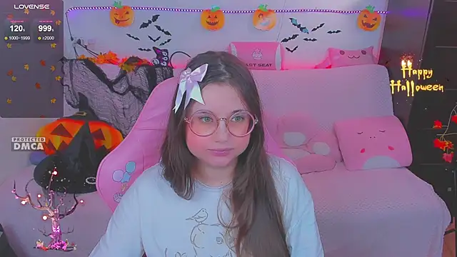 Lolisuccub online show from November 26, 2025, 4:52 pm