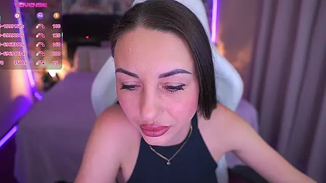 Snapshot of KristiiMax chatting on February 3, 2026, 4:12 pm KristiiMax online show from February 3, 2026, 4:12 pm