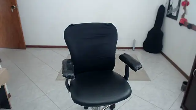 Snapshot of charlottezoe15 chatting on March 4, 2026, 4:35 pm charlottezoe15 online show from March 4, 2026, 4:35 pm