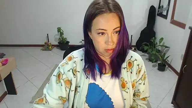 Snapshot of charlottezoe15 chatting on May 22, 2026, 10:10 am charlottezoe15 online show from May 22, 2026, 10:10 am