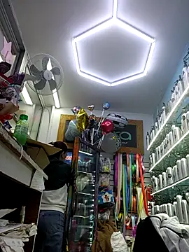 LunaZambrano online show from December 15, 2025, 6:56 pm