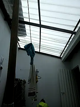 LunaZambrano online show from January 9, 2026, 1:14 pm