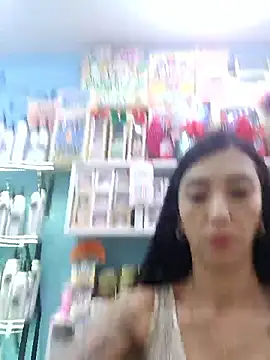 Snapshot of LunaZambrano chatting on January 17, 2026, 5:49 pm LunaZambrano online show from January 17, 2026, 5:49 pm