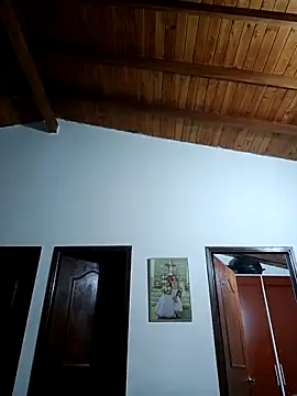 Snapshot of LunaZambrano chatting on February 7, 2026, 2:59 am LunaZambrano online show from February 7, 2026, 2:59 am