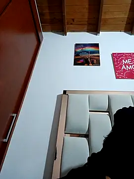 LunaZambrano online show from March 23, 2026, 1:53 am