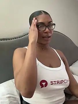 CandyLuxxxx online show from February 5, 2025, 7:53 pm