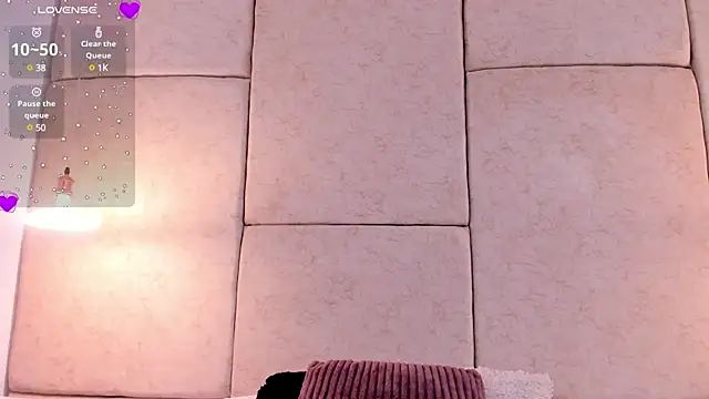 Snapshot of aisha_vs chatting on February 25, 2025, 12:03 pm aisha vs online show from February 25, 2025, 12:03 pm