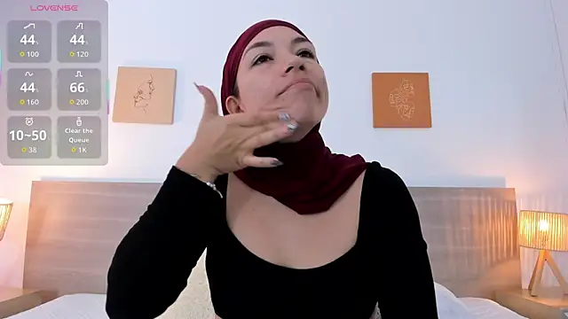 Snapshot of aisha_vs chatting on October 29, 2025, 1:24 pm aisha vs online show from October 29, 2025, 1:24 pm