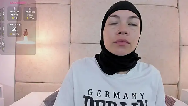 Snapshot of aisha_vs chatting on February 6, 2026, 12:41 pm aisha vs online show from February 6, 2026, 12:41 pm