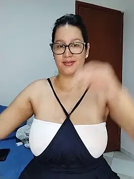 keilymadam online show from May 22, 2026, 12:44 pm