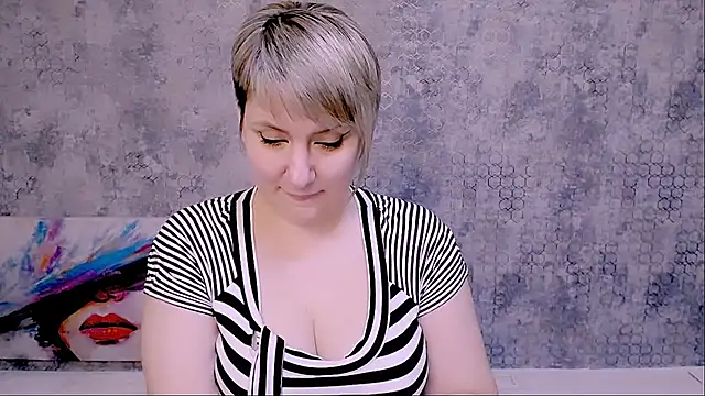 Djullia online show from February 9, 2025, 3:23 pm