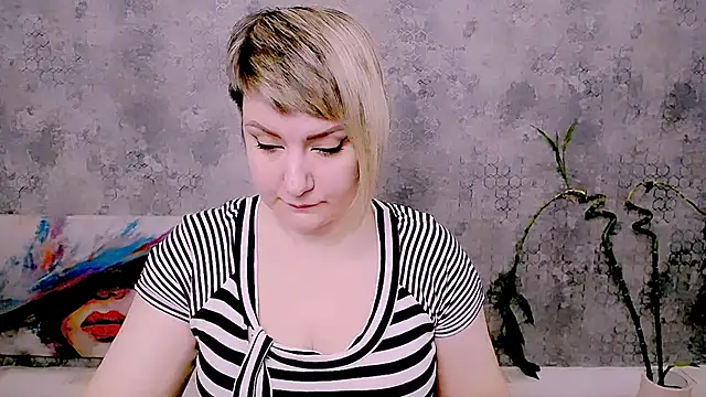 Djullia online show from April 23, 2026, 5:52 am