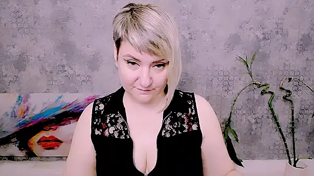 Snapshot of Djullia chatting on June 11, 2026, 6:00 am Djullia online show from June 11, 2026, 6:00 am