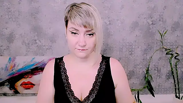 Snapshot of Djullia chatting on July 20, 2026, 5:55 am Djullia online show from July 20, 2026, 5:55 am