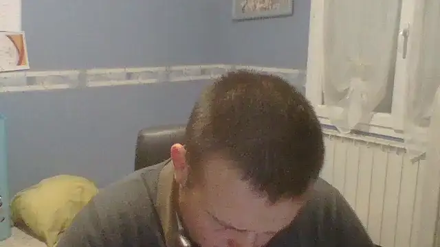 Snapshot of manubm03 chatting on November 21, 2025, 6:06 pm manubm03 online show from November 21, 2025, 6:06 pm