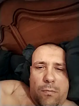 Snapshot of manubm03 chatting on November 28, 2025, 9:45 am manubm03 online show from November 28, 2025, 9:45 am