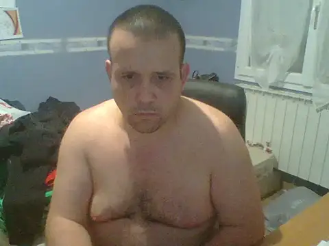 Snapshot of manubm03 chatting on December 14, 2025, 7:58 am manubm03 online show from December 14, 2025, 7:58 am