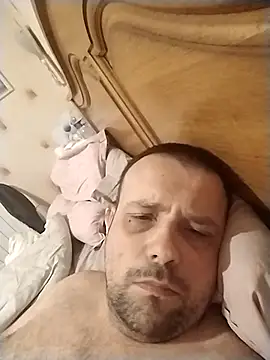 Snapshot of manubm03 chatting on February 13, 2026, 7:37 am manubm03 online show from February 13, 2026, 7:37 am