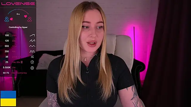 Snapshot of ArolinaNight chatting on December 1, 2024, 9:26 pm ArolinaNight online show from December 1, 2024, 9:26 pm