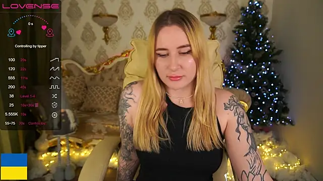 Snapshot of ArolinaNight chatting on January 1, 2025, 7:20 am ArolinaNight online show from January 1, 2025, 7:20 am