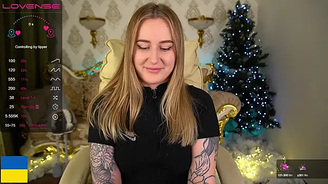 Snapshot of ArolinaNight chatting on January 14, 2025, 12:22 am ArolinaNight online show from January 14, 2025, 12:22 am