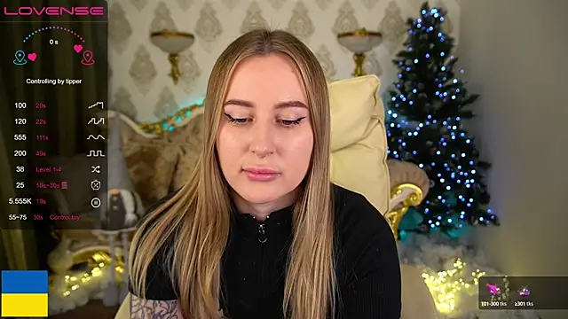 Snapshot of ArolinaNight chatting on January 14, 2025, 3:32 am ArolinaNight online show from January 14, 2025, 3:32 am