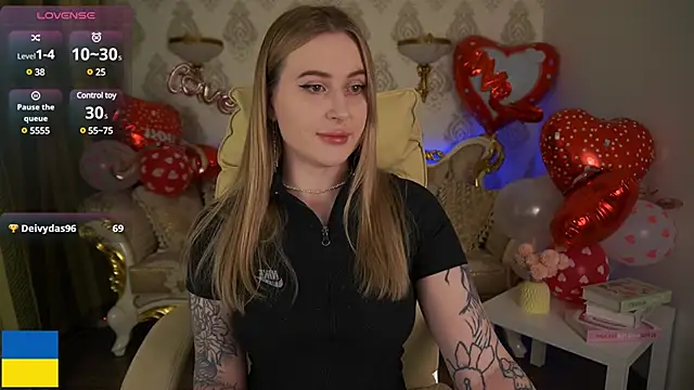 Snapshot of ArolinaNight chatting on February 15, 2025, 9:26 pm ArolinaNight online show from February 15, 2025, 9:26 pm