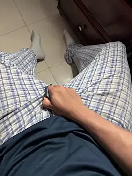 alex-18hot online show from April 1, 2026, 4:46 am