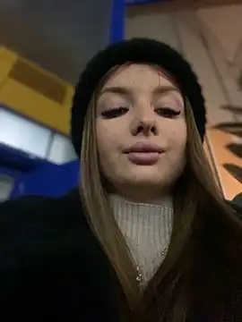 KrisMagnoly online show from December 5, 2024, 4:23 pm