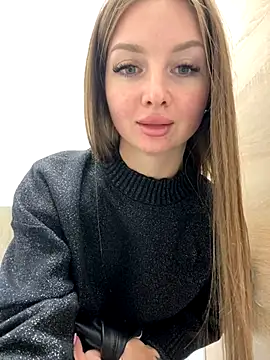 KrisMagnoly online show from September 24, 2025, 5:05 pm