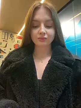 KrisMagnoly online show from November 7, 2025, 2:50 pm