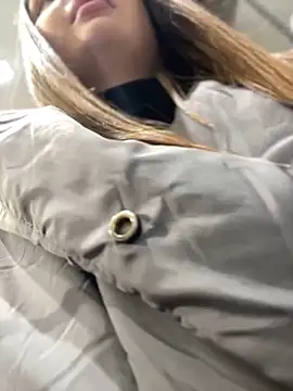 KrisMagnoly online show from February 3, 2026, 5:29 pm