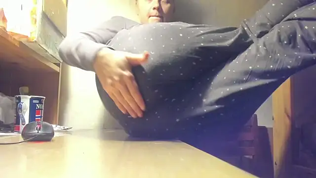 Snapshot of FrumCake chatting on December 2, 2024, 1:47 am FrumCake online show from December 2, 2024, 1:47 am