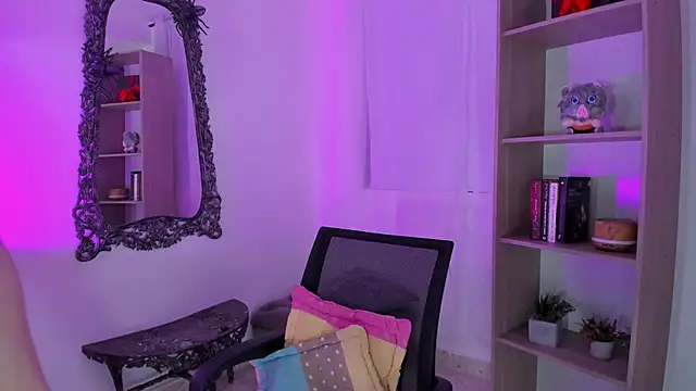 Snapshot of KimberlyJohnsoon chatting on November 17, 2025, 3:29 pm KimberlyJohnsoon online show from November 17, 2025, 3:29 pm