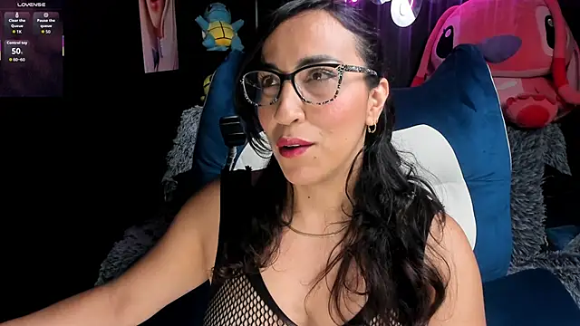 Katiehill 1 online show from November 24, 2025, 10:53 pm