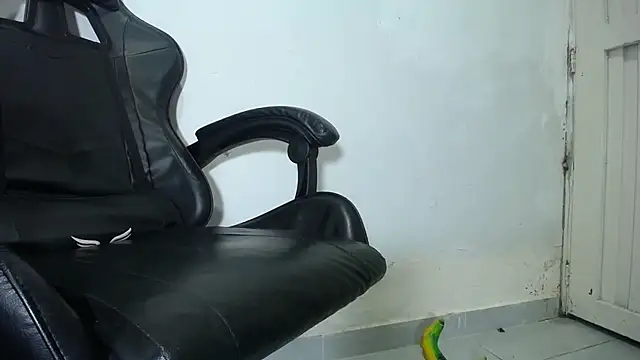 Snapshot of hersheybanks23 chatting on November 20, 2025, 11:10 am hersheybanks23 online show from November 20, 2025, 11:10 am