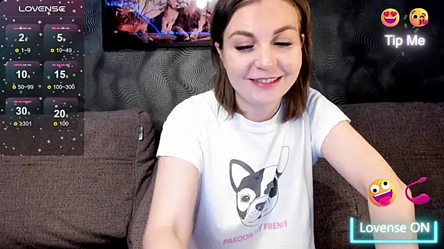 Snapshot of CassieMils chatting on June 27, 2026, 6:46 pm CassieMils online show from June 27, 2026, 6:46 pm