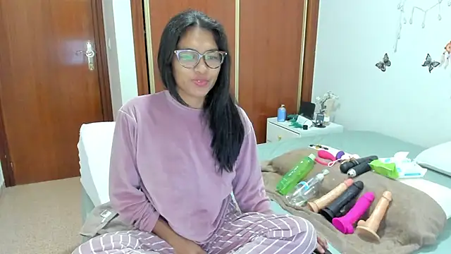 Honney sugar19 online show from December 15, 2025, 11:58 am