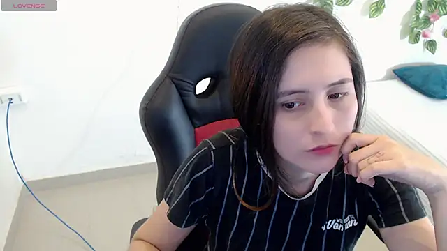 tania sweet   online show from December 18, 2024, 1:48 am