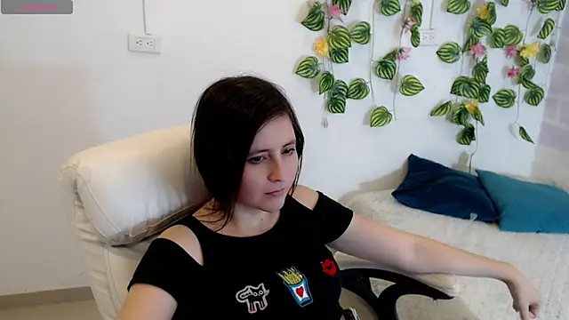 tania sweet   online show from October 2, 2025, 6:15 pm