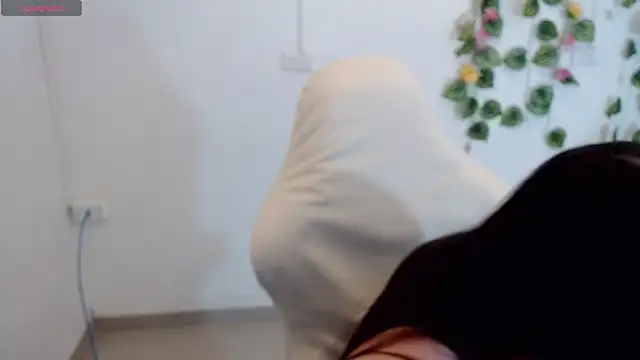 tania sweet   online show from February 26, 2026, 6:29 pm