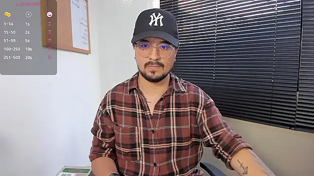 DaviidEvans  online show from December 7, 2024, 9:55 pm