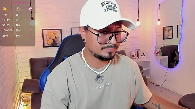 DaviidEvans  online show from September 15, 2025, 2:28 pm