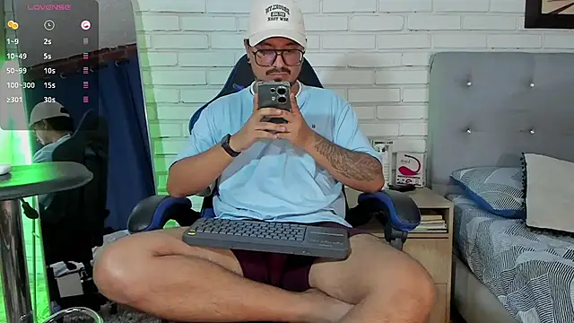 DaviidEvans  online show from September 26, 2025, 11:20 pm