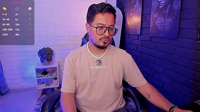 DaviidEvans  online show from May 23, 2026, 4:33 pm