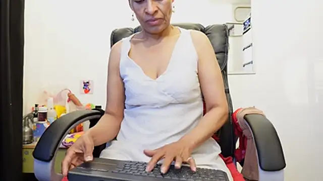 Snapshot of Aries_Mature chatting on July 9, 2026, 12:26 am Aries Mature online show from July 9, 2026, 12:26 am