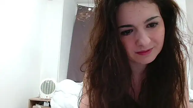 desirmiss1 online show from November 18, 2025, 7:46 am