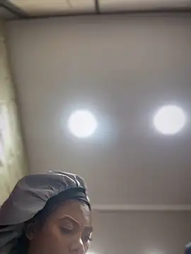 Tayra Siny online show from October 5, 2025, 1:20 pm